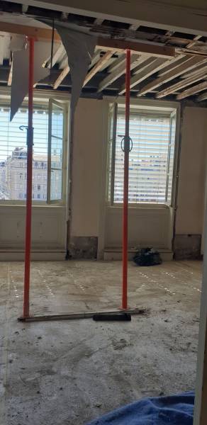 Démolition cloisons et faux plafonds appartement classé bâtiment de France à Lyon 5